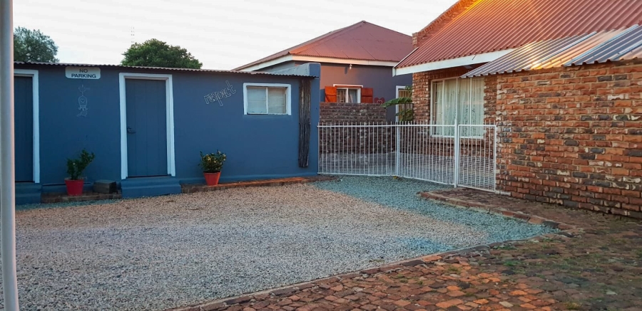  Bedroom Property for Sale in Wilkoppies North West